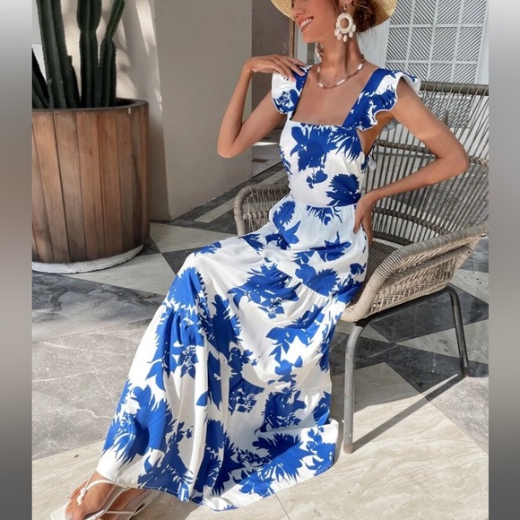 Dresses & Skirts - NEVER WORN Butterfly Sleeve Ruffle Hem Allover Floral Dress